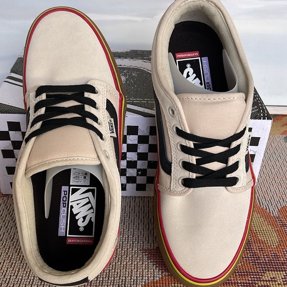 Vans WMNS Chukka Low Sid
Rasta Turtledove
VN0A5KQZDJR
Sneakers - Picture 12 of 16